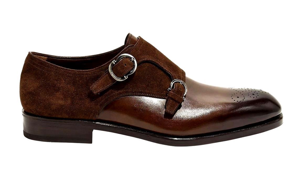 Giày da Salvatore Ferragamo mã 02B141-713110 mang chuẩn mực vẻ đẹp cổ điển.